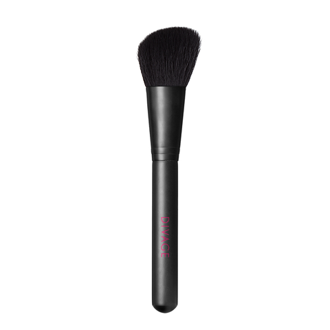 ANGLED SHAPE BLUSHER BRUSH